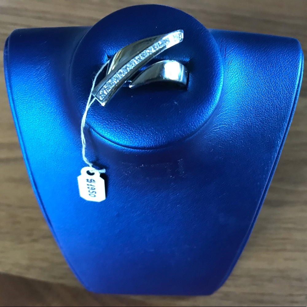 Beautiful Ring White Gold 14 karat
